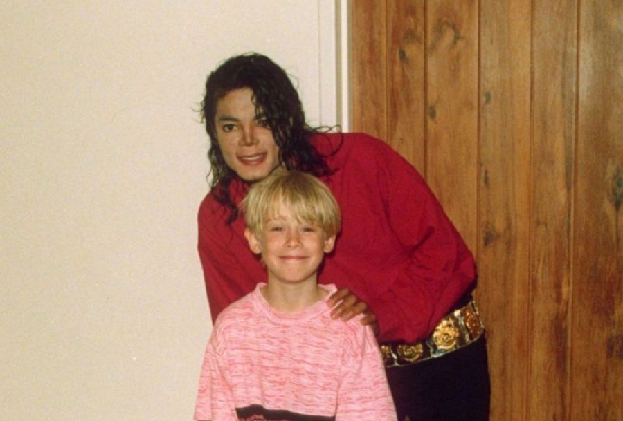 Macauley Culkin e Michael Jackson.