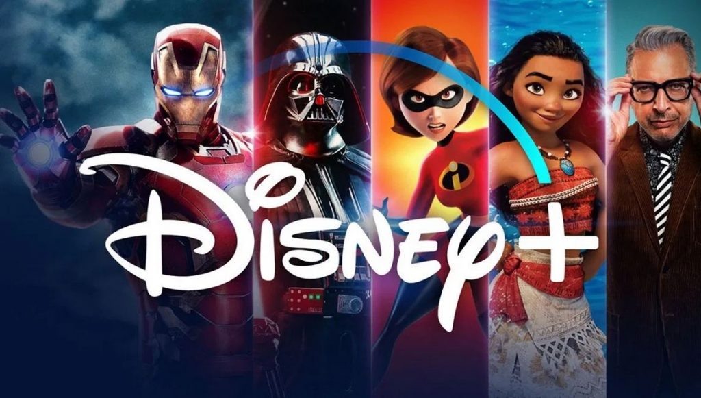 Apocalipse Disney: a esquerda para a direita: Homem de Ferro, Darth Vader, Mulher Elástica de Os Incríveis, Moana, todos lado a lado com o logo da Disney+ sobreposto às fotos