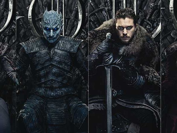 Diferentes personagens de Game of Thrones sentados no Trono de Ferro